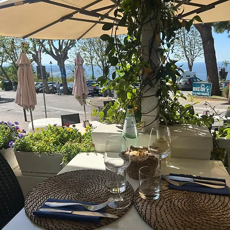 Everest - Bar E Ristorante Hotell 2*