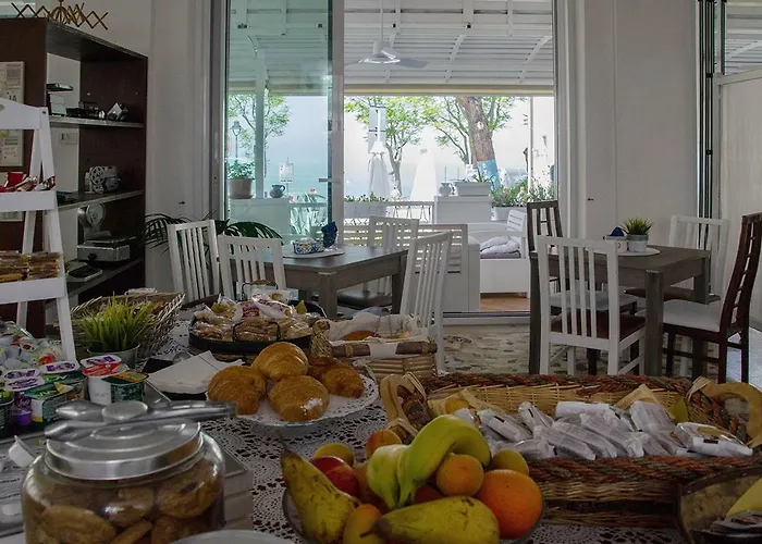 Hotel Everest - Bar E Ristorante Gabicce Mare