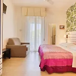 Everest - Bar E Ristorante Otel Gabicce Mare
