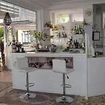 فندق Everest - Bar E Ristorante غابيتّشي ماري