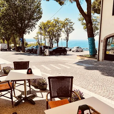 Everest Bar Ristorantino Gabicce Mare