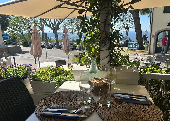 Everest - Bar E Ristorante Hotel 2*